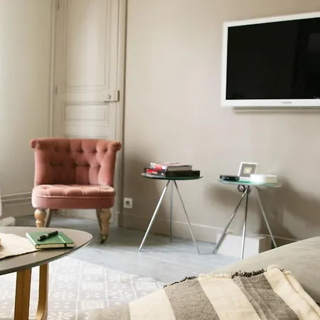 Eiffel Tower & Les Invalides - 1br - Cityapartmentstay Apartment